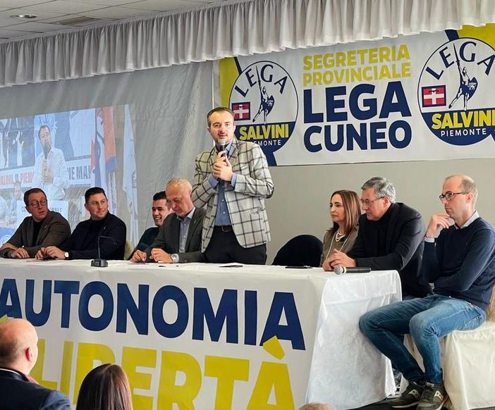 Tanti - anche dal torinese - al pranzo della Lega a Fossano, che segna il sold out Tanti - anche dal torinese - al pranzo della Lega a Fossano, che segna il sold out