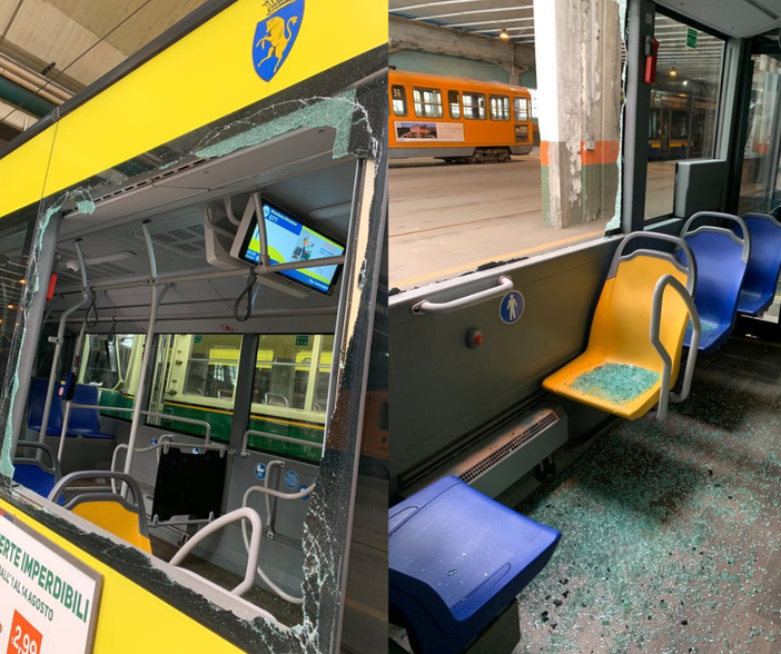 Ancora violenza sui bus Gtt: vetro in frantumi su un mezzo della linea 8 Ancora violenza sui bus Gtt: vetro in frantumi su un mezzo della linea 8