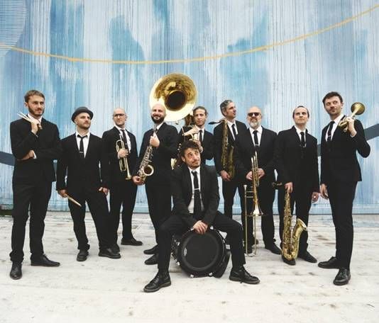 Musichall accende i riflettori sui "Figurini" della Bandakadabra Musichall accende i riflettori sui "Figurini" della Bandakadabra