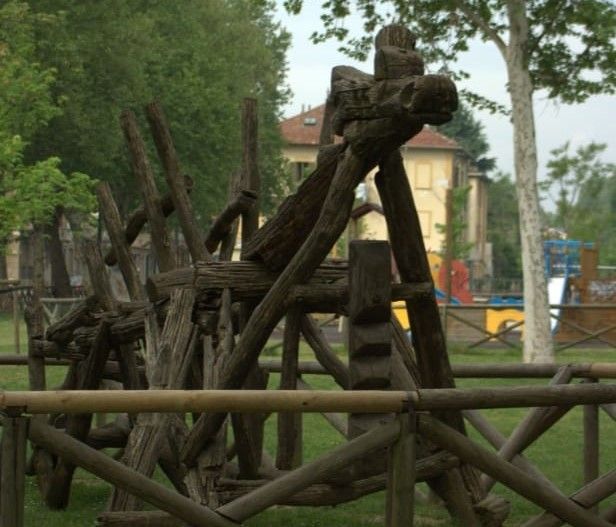 Madonna del Pilone, il “dinosauro” di Luigi Nervo non può essere restaurato Madonna del Pilone, il “dinosauro” di Luigi Nervo non può essere restaurato