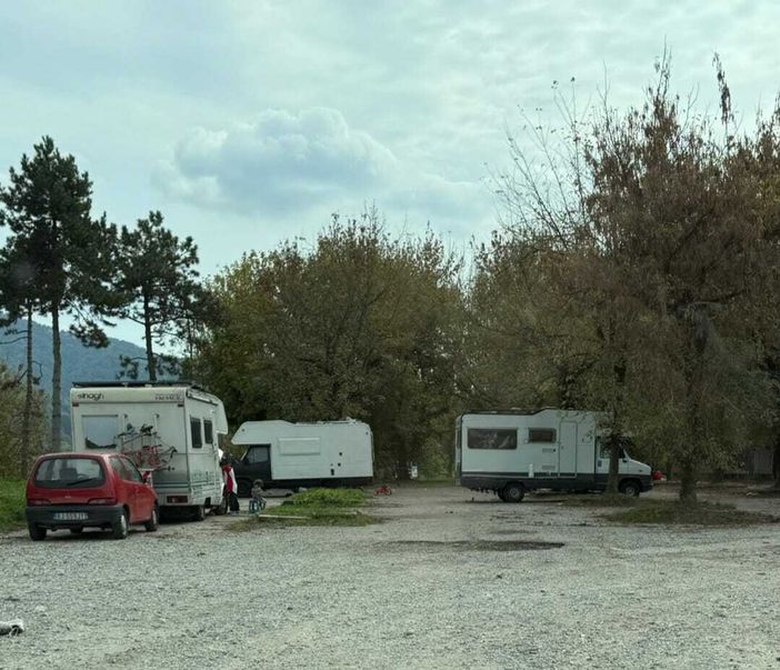 Piazzale Amedeo VIII di nuovo occupato