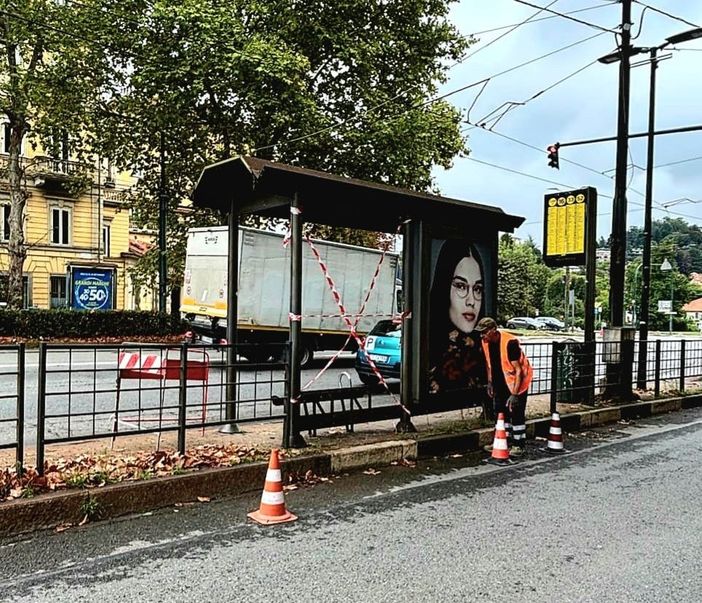 Fermate del bus vandalizzate e sporche, Gtt: "Nel 2026 le puliremo di più"