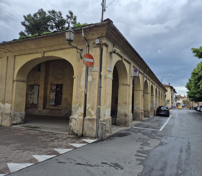 San Lorenzo, l’alpino e il bersagliere: parte a giugno il restauro di portici e ala in centro Cavour