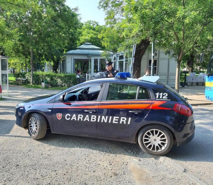 Due aggressioni in due giorni a Pinerolo: vittime una donna, due passanti e i clienti di un bar Due aggressioni in due giorni a Pinerolo: vittime una donna, due passanti e i clienti di un bar