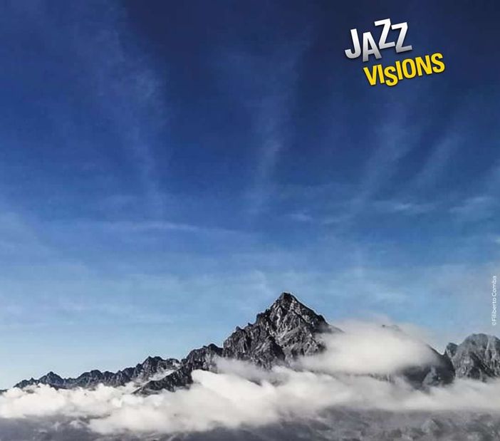 Concerto all’alba il 12 agosto 2023 ore 06:32 a Ostana (CN) - Pian da Charm, 1620 m s.l.m. Concerto all’alba il 12 agosto 2023 ore 06:32 a Ostana (CN) - Pian da Charm, 1620 m s.l.m.