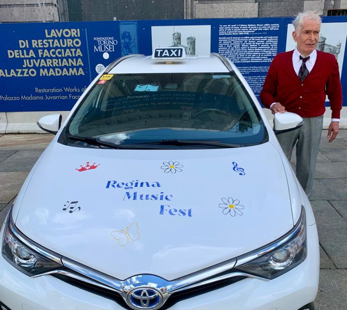 I taxisti torinesi fanno viaggiare la solidarietà per Casa Ugi