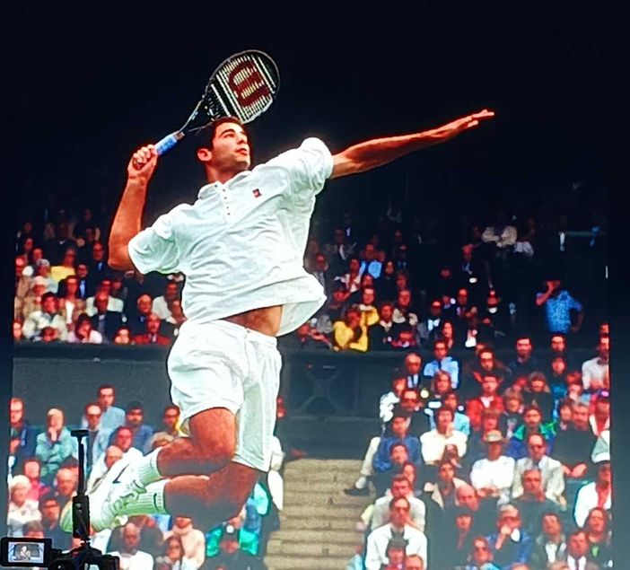 Una splendida immagine del grande Pete Sampras Una splendida immagine del grande Pete Sampras