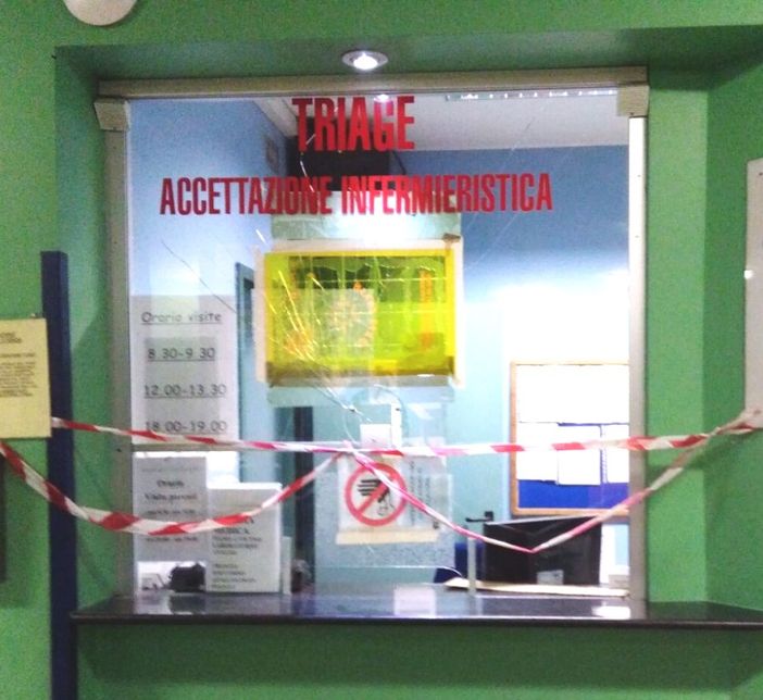 Tre infermieri aggrediti da uno squilibrato all'ospedale di Ciriè