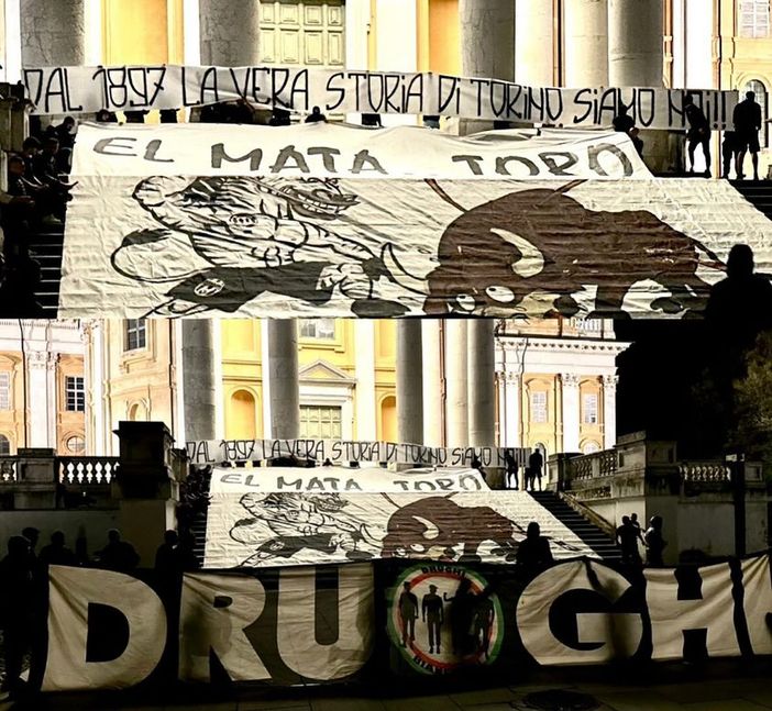 Foto tratta dal profilo Facebook del gruppo ultras bianconeri "Drughi" Foto tratta dal profilo Facebook del gruppo ultras bianconeri "Drughi"