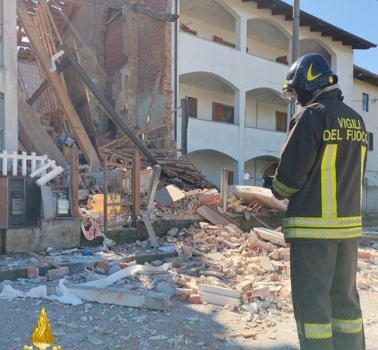 Esplosione in una abitazione di Romano Canavese: 79enne trasportato in elicottero al Cto