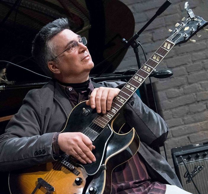 Jazz Club: questa sera, le composizioni originali del chitarrista Luigi Tessarollo Jazz Club: questa sera, le composizioni originali del chitarrista Luigi Tessarollo