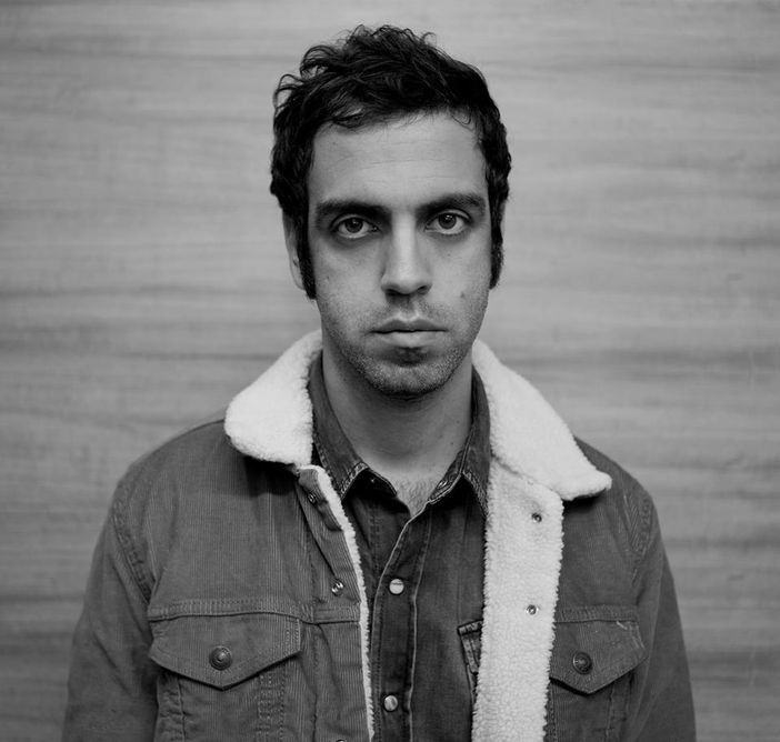 Off Topic: questa sera, i “Cantautori in canottiera” Andrea Poggio e Colapesce