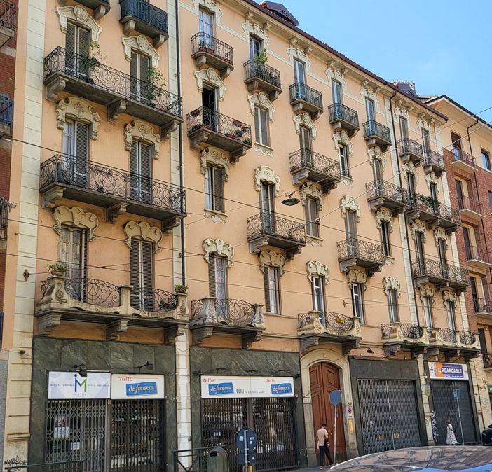 Casa Azimonti a Torino Casa Azimonti a Torino