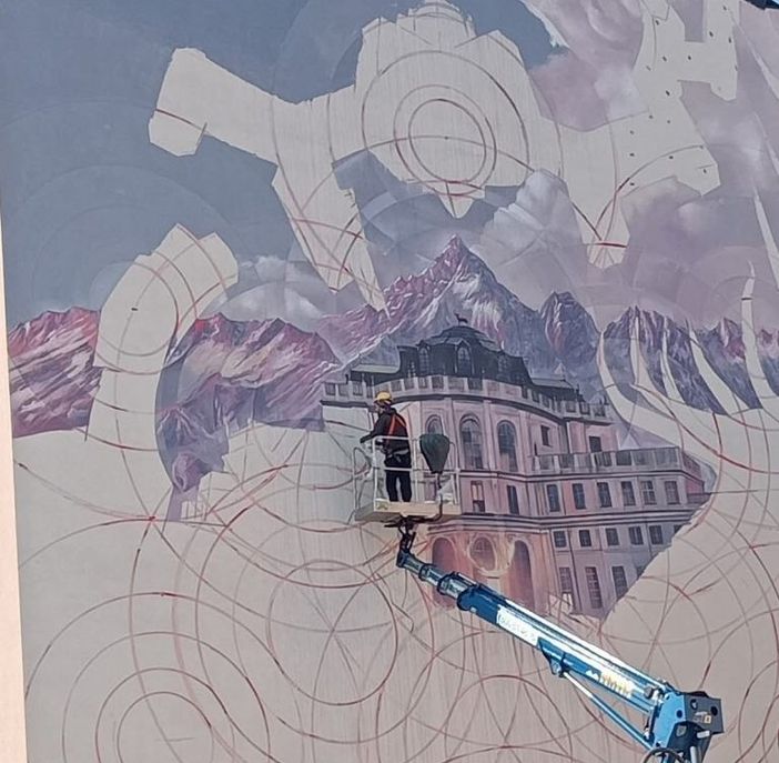 Nuovo murale a Nichelino, Verzola: "Non si tolgono soldi a strade e manutenzione" Nuovo murale a Nichelino, Verzola: "Non si tolgono soldi a strade e manutenzione"