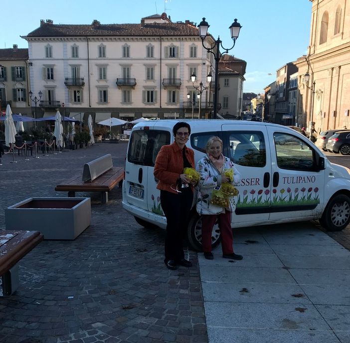 consegna nel cortile del municipio consegna nel cortile del municipio