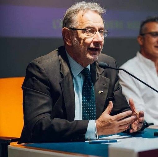 E ci siamo giocati anche La Stampa