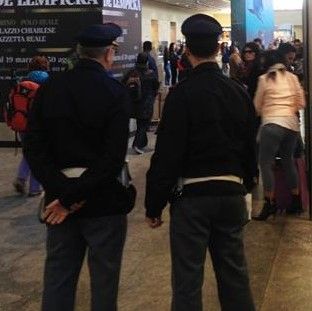 Porta Nuova, fermato con 30 grammi di hashish nello zaino