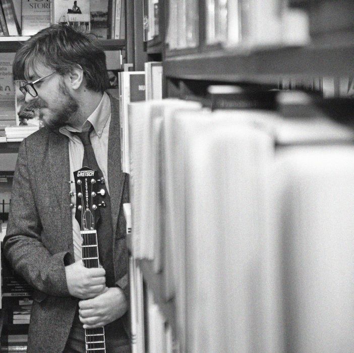 Tra l’estetica punk del grezzo e la vena cantautoriale: la musica di Francesco Rigoni Tra l’estetica punk del grezzo e la vena cantautoriale: la musica di Francesco Rigoni