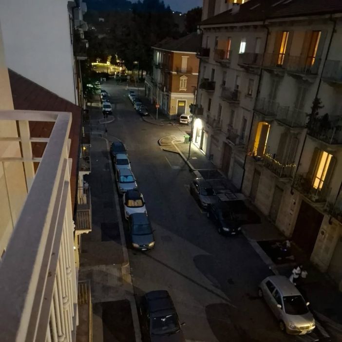 Le vie del quartiere al buio