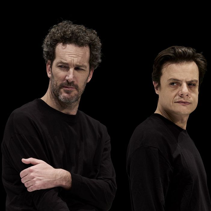 Uno zibaldone di perversioni e meschinità: al Teatro Astra l'impietoso maschio contemporaneo di David Foster Wallace