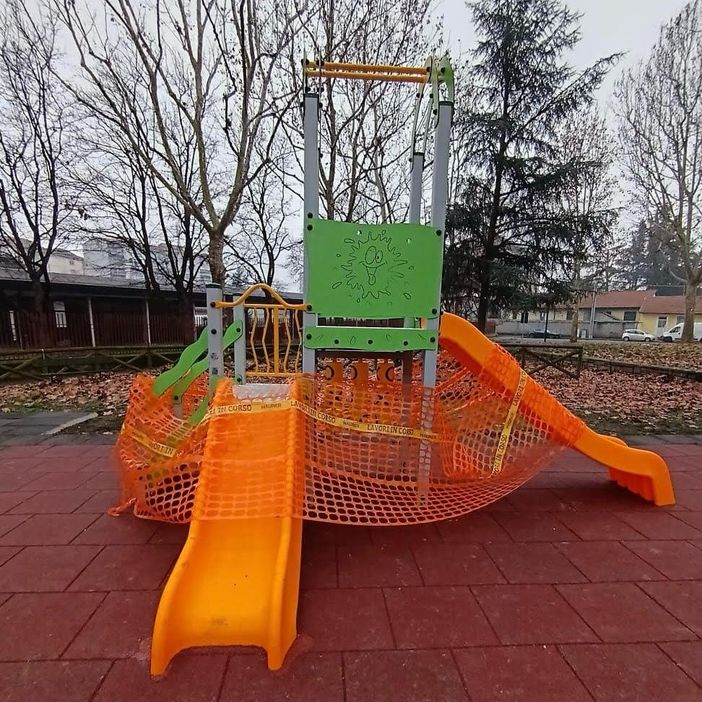 Nuovi giochi per il giardino Camilla Ravera Nuovi giochi per il giardino Camilla Ravera