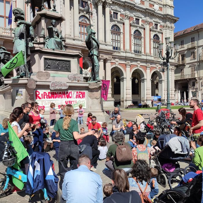 manifestazione nel centro di Torino manifestazione nel centro di Torino
