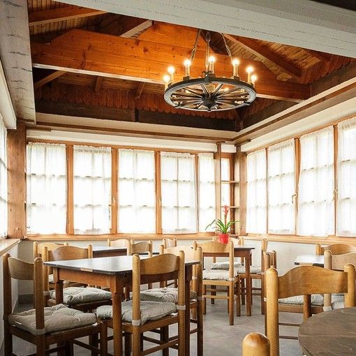 I sapori de "Il Colle", a Nava riapre il ristorante: punto di riferimento per gli appassionati del verde