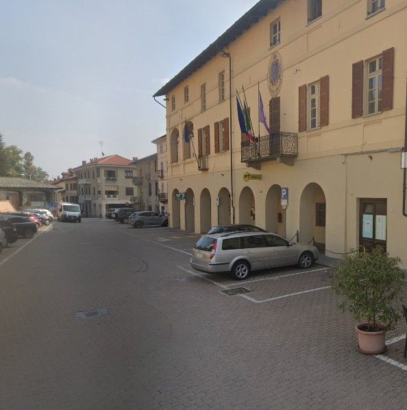 La posta di Bricherasio in piazza Santa Maria La posta di Bricherasio in piazza Santa Maria