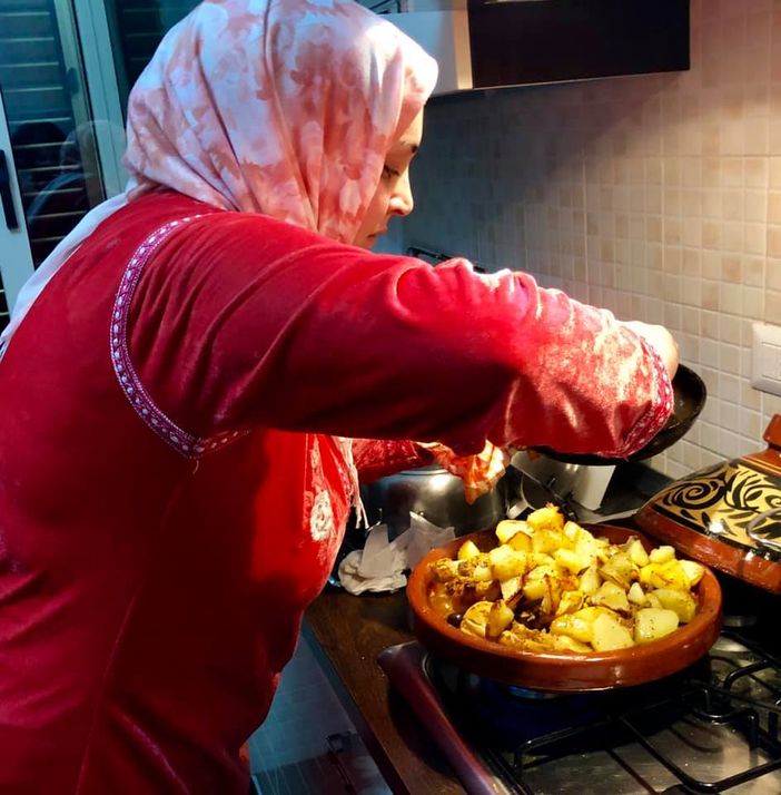 I cittadini stranieri di Torino aprono casa e cucina ai vertici delle Fondazioni bancarie per "Indovina chi viene a cena?" I cittadini stranieri di Torino aprono casa e cucina ai vertici delle Fondazioni bancarie per "Indovina chi viene a cena?"