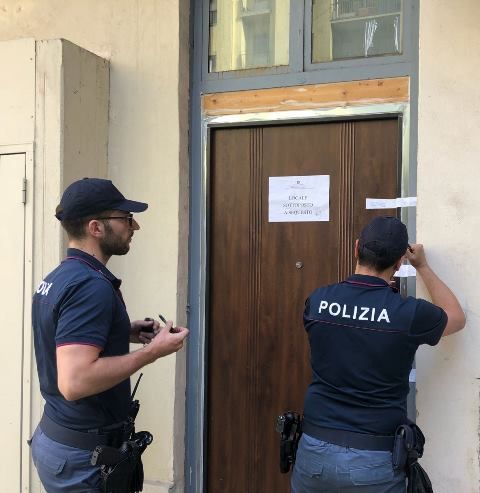 33enne albanese denunciata per aver trasformato l'abitazione in casa di appuntamenti