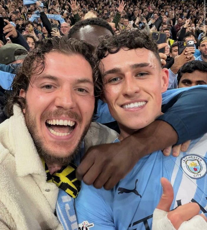 Selfie con Foden in diretta mondiale per Jacopo Montenegro