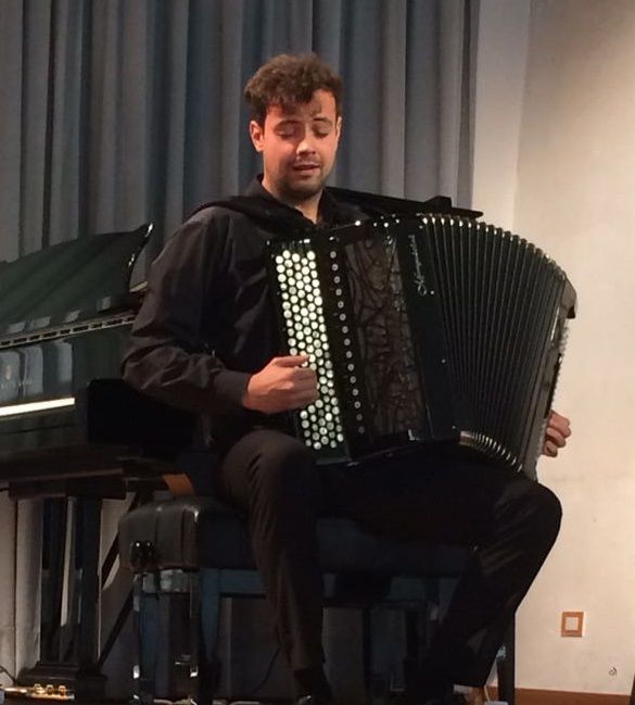 Da Spoleto a Villa della Regina con la sua fisarmonica