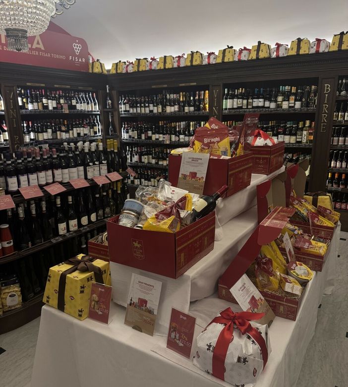 Da Biraghi Piazza San Carlo tornano i cesti natalizi, prenotabili con sconti fino al 30%