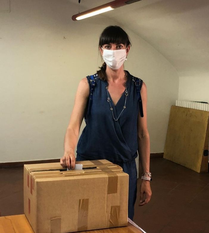 Giulia Guazzora durante la votazione