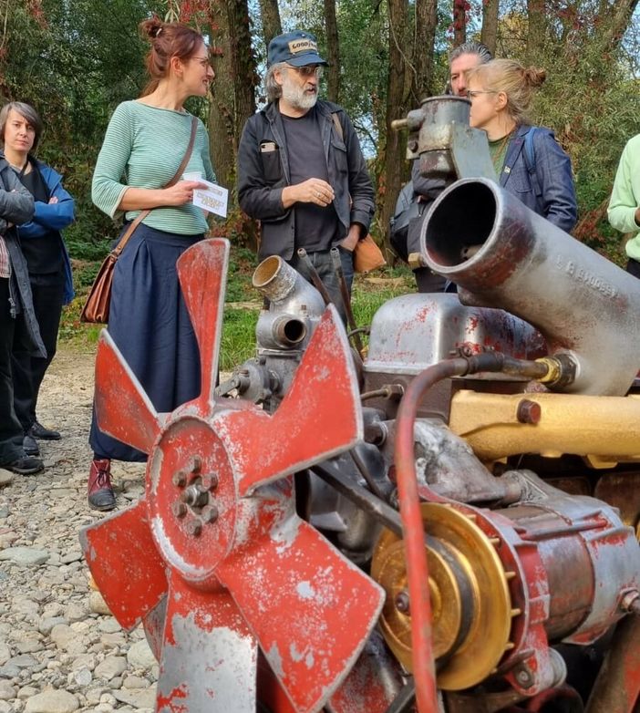 A Nichelino Mike Nelson riproduce un motore dell'iconico camion Fiat 650N A Nichelino Mike Nelson riproduce un motore dell'iconico camion Fiat 650N