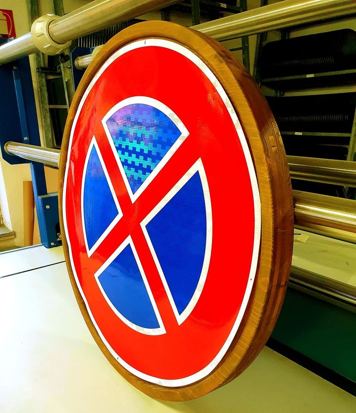 La Pessina di Busca amplia la gamma di prodotti per la segnaletica e sicurezza stradale, tutti rigorosamente marcati CE