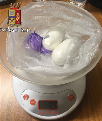 Dopo un lungo inseguimento, arrestato a Torino dalla Polizia 25enne gabonese