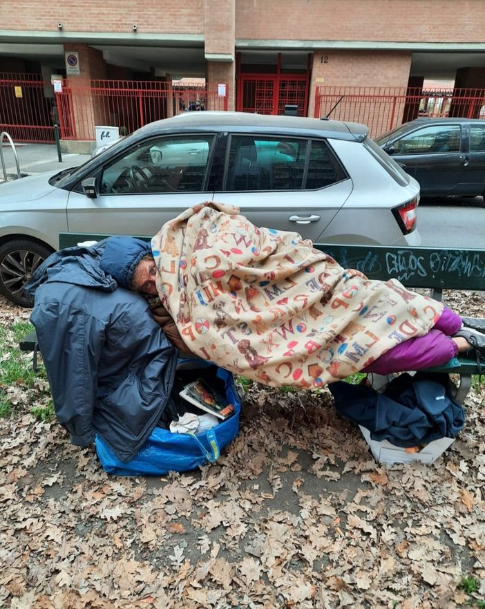Torino, Vanchiglietta si mobilita per il senzatetto Oliviero Torino, Vanchiglietta si mobilita per il senzatetto Oliviero