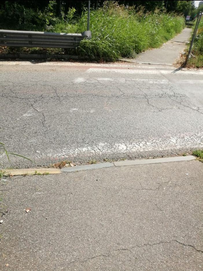 Strade, asfalto, marciapiedi Strade, asfalto, marciapiedi