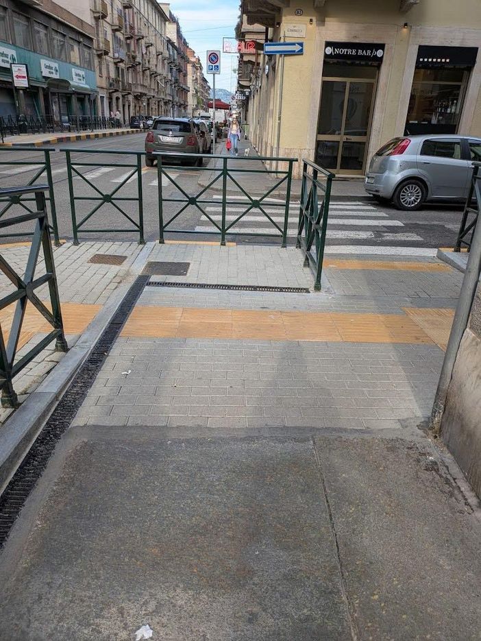 Quando la (nuova) fermata del 56 diventa un ostacolo Quando la (nuova) fermata del 56 diventa un ostacolo