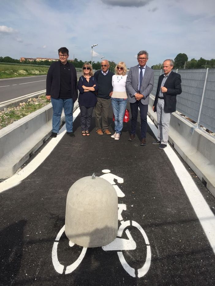 Chivasso, inaugurata la nuova pista ciclabile Chivasso, inaugurata la nuova pista ciclabile
