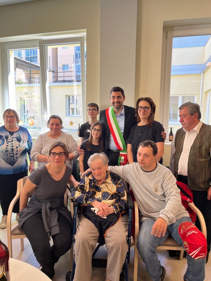 Festeggiati anche dal sindaco di Grugliasco i 100 anni di 'nonna Maria'