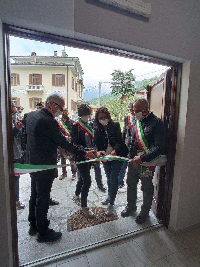 Inaugurazione panchina e nuovo municipio Roure