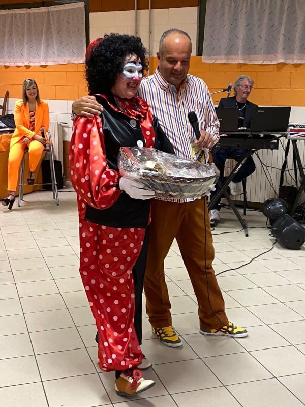 Un momento della Festa di carnevale con il presidente Mark Collet