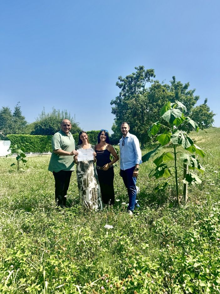 All’inaugurazione ufficiale del nuovo boschetto di Paulownia erano presenti: l’assessore Antonino Russo - Assessore al Verde del Comune di Orbassano, Clara Bonaudi e Denise Bonaudi del CDA Boman e Daniele Berruti Presidente Paulownia Piemonte Nazionale