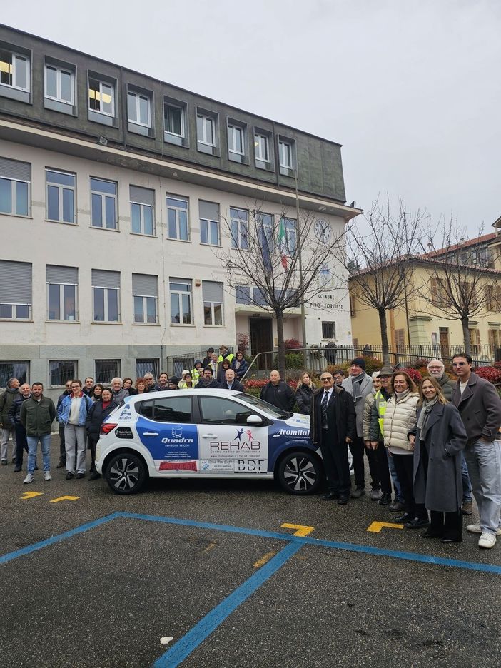 Una nuova auto per la “Solidarietà in Movimento” del Comune di Pino Una nuova auto per la “Solidarietà in Movimento” del Comune di Pino
