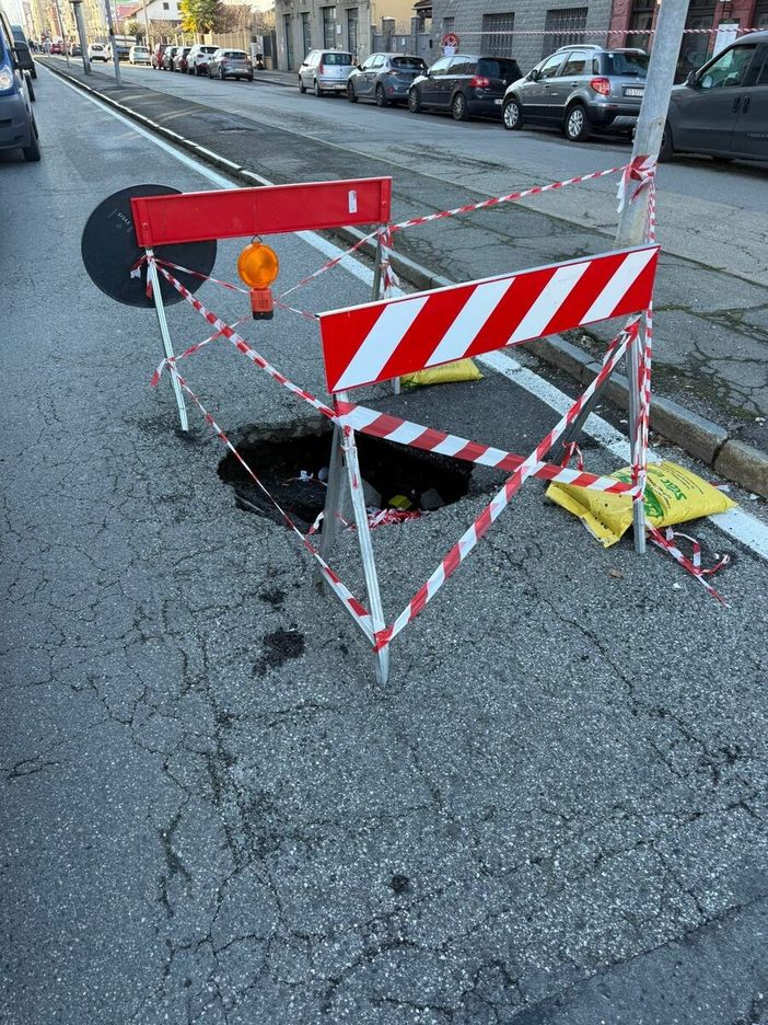 La buca delle polemiche