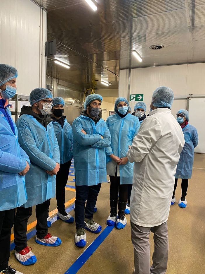 Gli studenti dell'Università del Gusto di Pollenzo in visita allo stabilimento Raspini