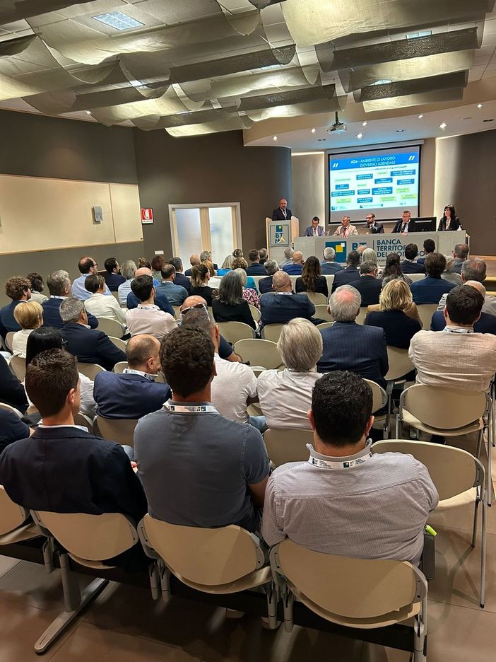 Banca Territori del Monviso lancia il percorso di certificazione ESG per le PMI del territorio: un passo verso la sostenibilità integrale Banca Territori del Monviso lancia il percorso di certificazione ESG per le PMI del territorio: un passo verso la sostenibilità integrale