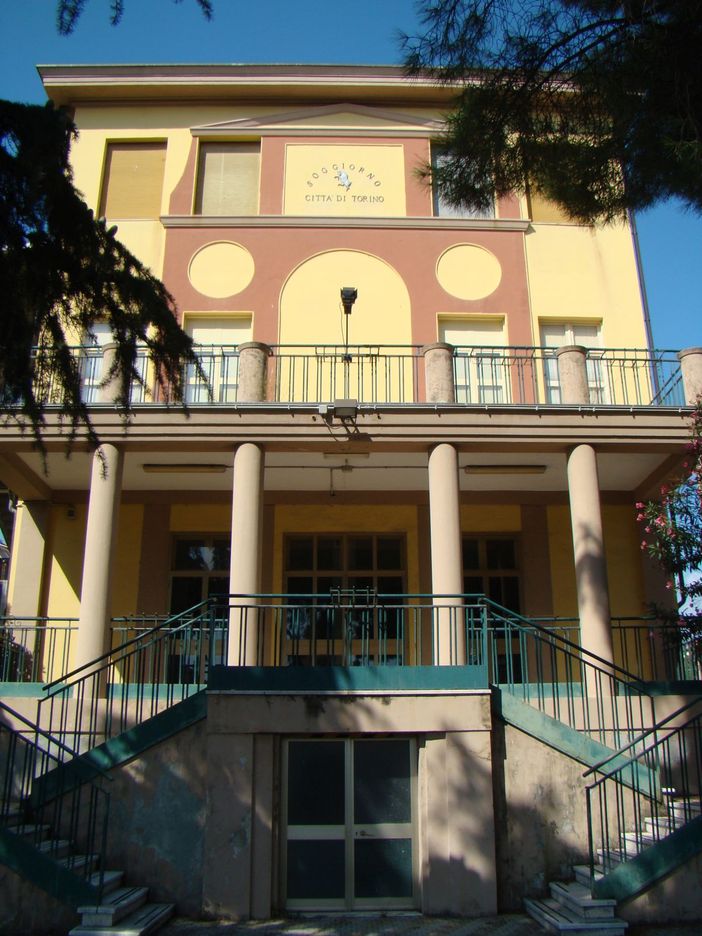 Avviso esplorativo per l'acquisizione della "Colonia città di Torino" di Loano Avviso esplorativo per l'acquisizione della "Colonia città di Torino" di Loano